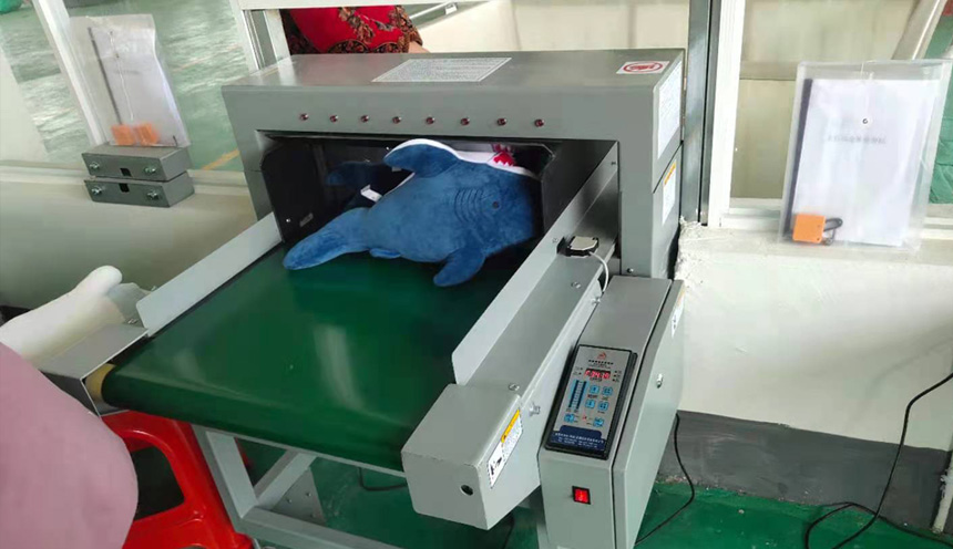 纺织服装玩具验针机的应用